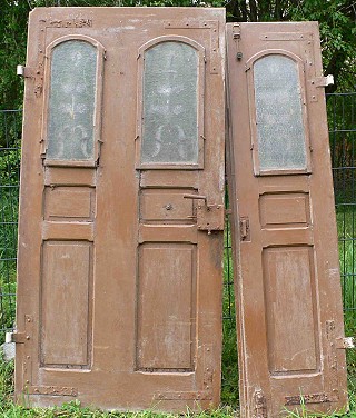 Der Originalzustand der Rckseite, wie blich deutlich zurckhaltender.