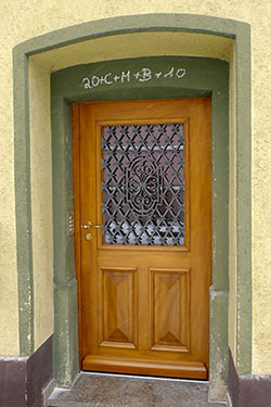 Nachbau einer historischen Haust�r