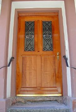 Reproduzierte Biedermeiert�r